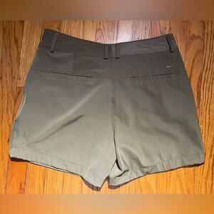 Nike Dri Fit Women’s Golf Shorts - Brownish/Gray Size 8 (Medium)
